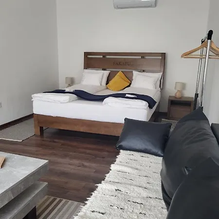 Bed & Breakfast Fakapu Pince Es Panzio *