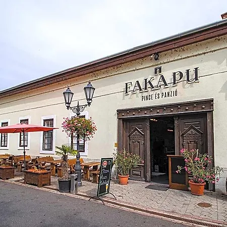 Fakapu Pince és Panzió